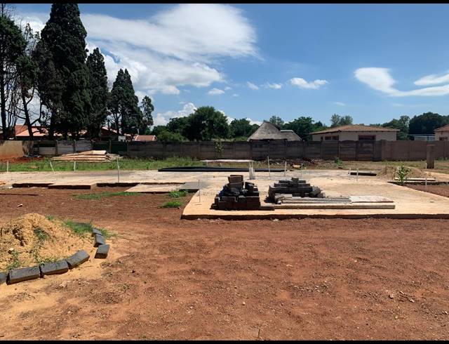 1,000M² VACANT LAND FOR SALE IN HENLEY ON KLIP